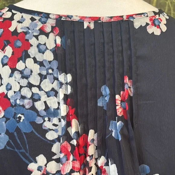 Floral Print Women's Top - Black, Red, Blue - Picture 6 of 8